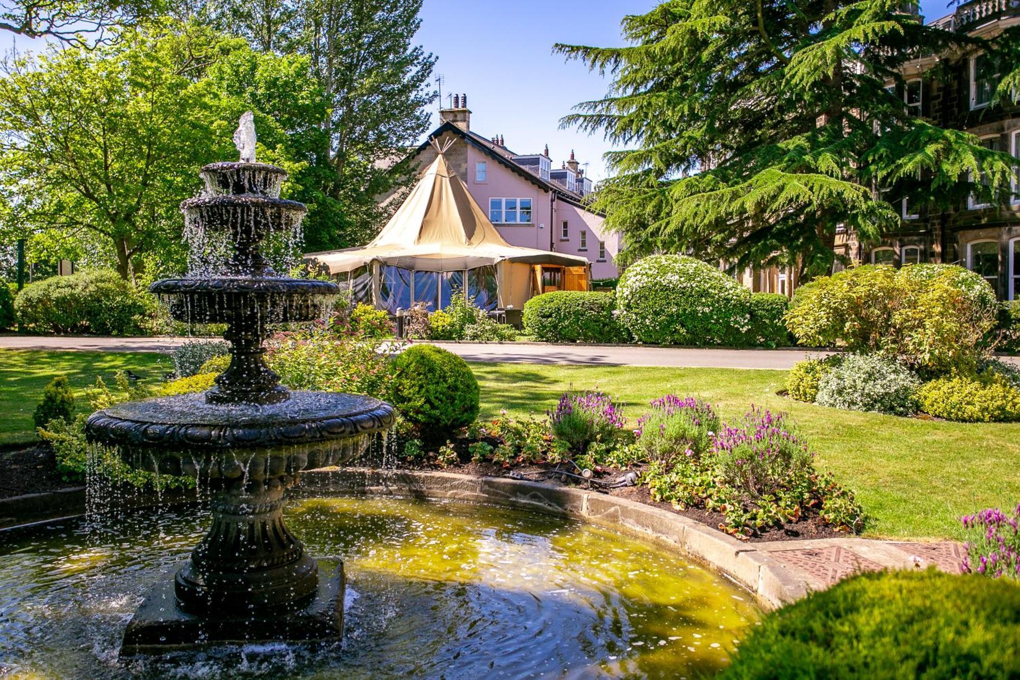 Cedar Court Hotel Harrogate Exterior photo
